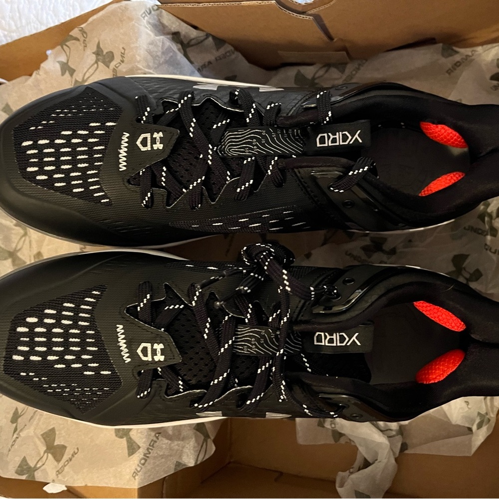 NWOT Under Armour Yard Low MT spike cleat